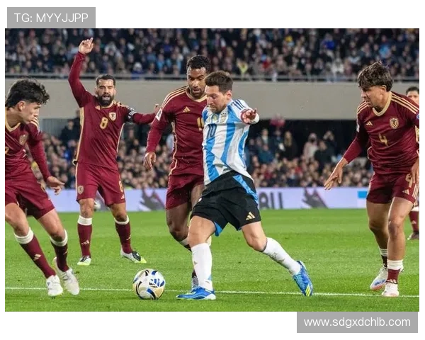 回顾足坛传奇球星那些辉煌的满级成就与精彩瞬间